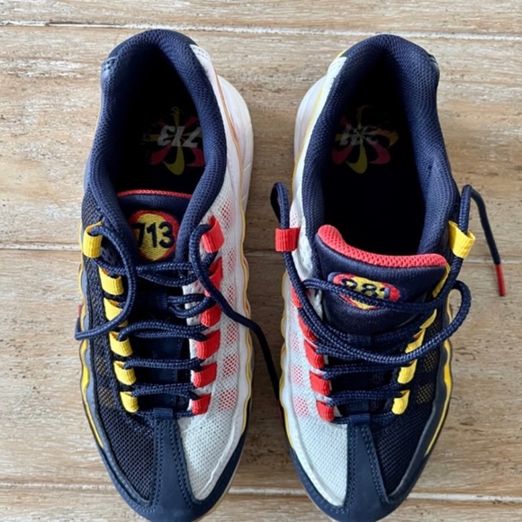 Exclusive Nike Air Max 95 (GS) X Foot Locker X Dallas Keuchel "Home" & "Away" - Picture 9 of 9